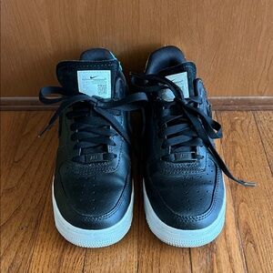 Nike women Air Force 1 Black and White Sneakers